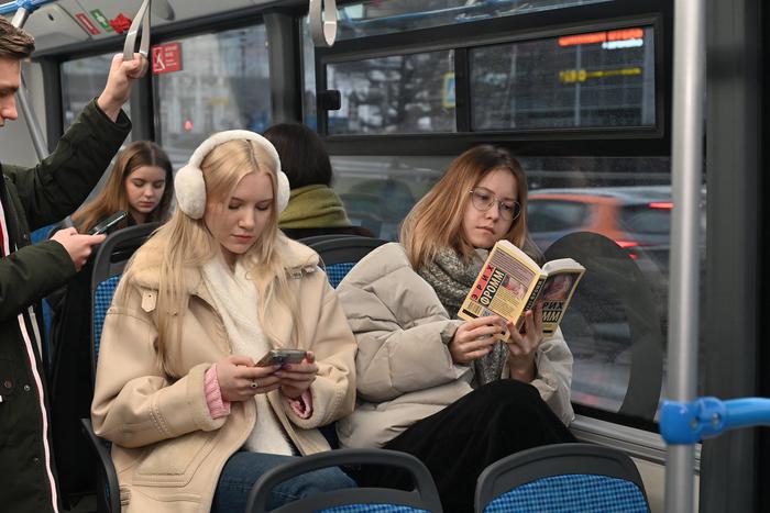 Дептранс Москвы напомнил правила поведения в транспорте и рассказал об идеальных пассажирах