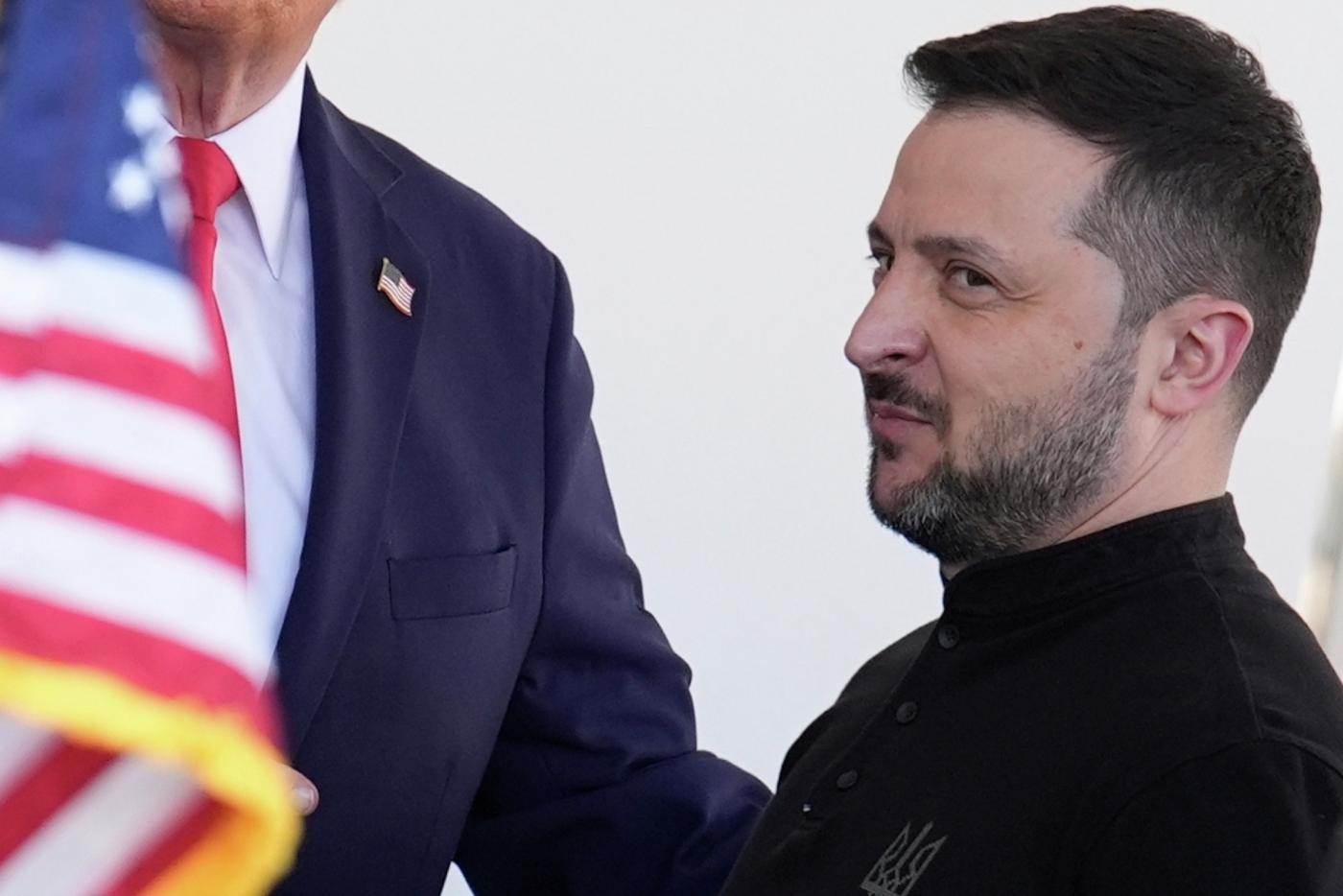 Bild: Трамп не собирается возобновлять военную помощь Киеву, пока во главе Украины Зеленский