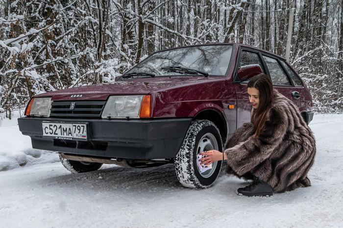 "Вишнёвая девятка" сводит с ума блогеров, актёров и рекламщиков: москвичка сдаёт в аренду старую машину отца
