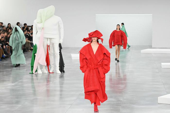 Парижская неделя моды: 6 коллекций, которые формируют тренды будущего