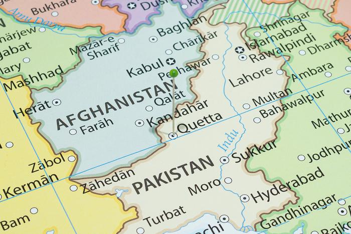 В Пакистане террористы взяли в заложники пассажиров поезда