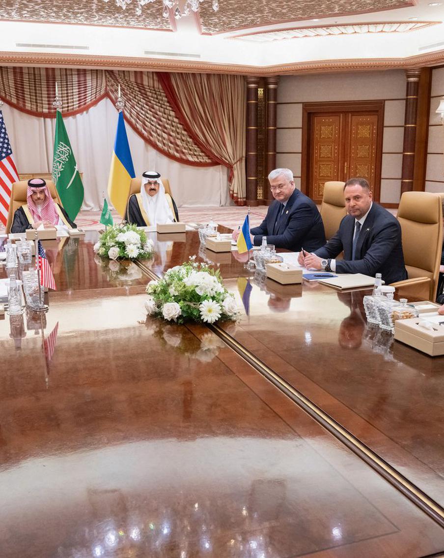 США и Украина встретились на переговорах в Саудовской Аравии