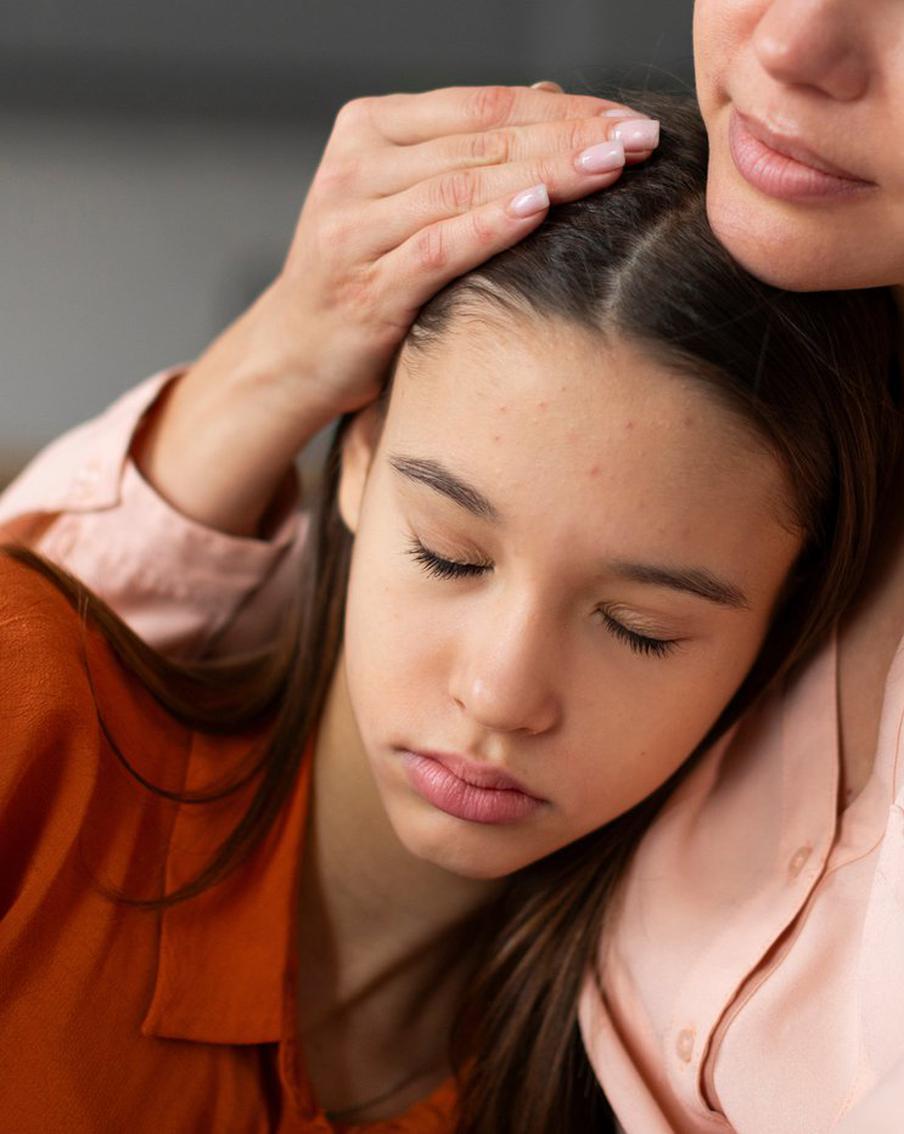 Если подросток вырос чересчур тревожным, родители должны прийти к нему на помощь