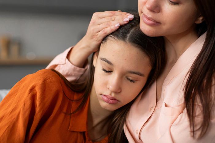 Если подросток вырос чересчур тревожным, родители должны прийти к нему на помощь