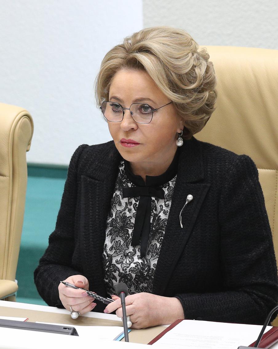 Матвиенко предложила сократить приём студентов в столичные вузы