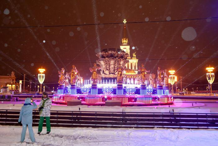 Более 500 тысяч человек посетили каток на ВДНХ за прошедший зимний сезон
