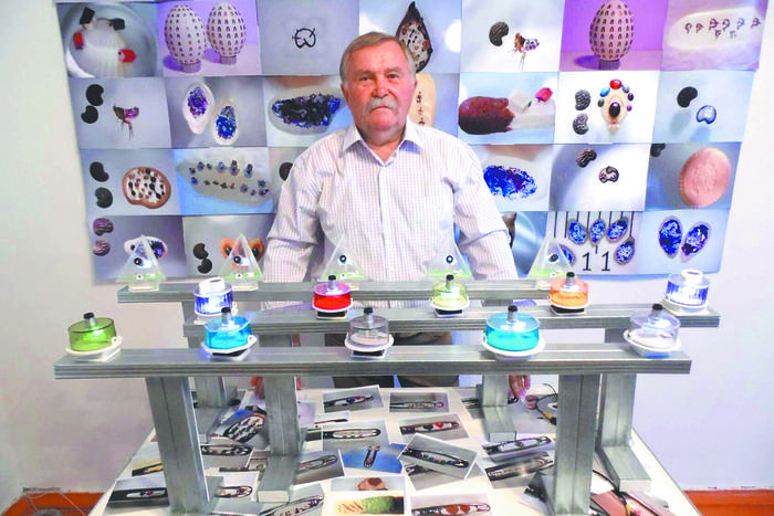 Мастер из Казахстана провёл верблюдов сквозь игольное ушко и собрал миллионы просмотров на коротких видео