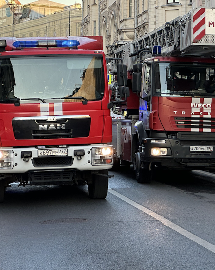 На ТЭЦ-16 ликвидировано возгорание на кровле здания, выведенного из эксплуатации для проведения ремонтных работ