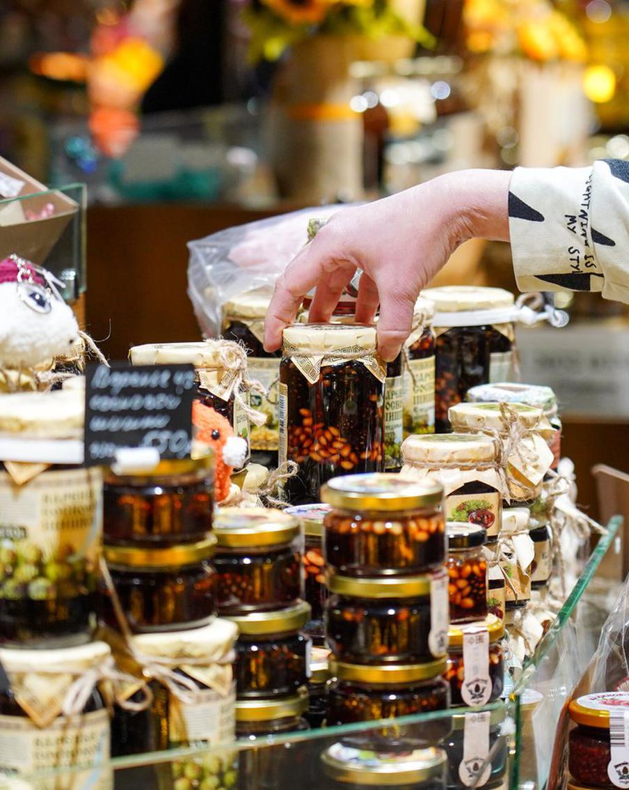 Наталья Сергунина рассказала, что с начала года москвичи купили более 500 тонн товаров на столичных ярмарках