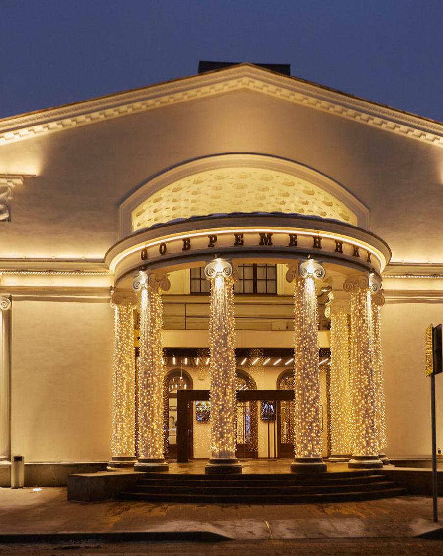 С 15 марта, чтобы пройти в театр, нужно вместе с билетом показать свои документы