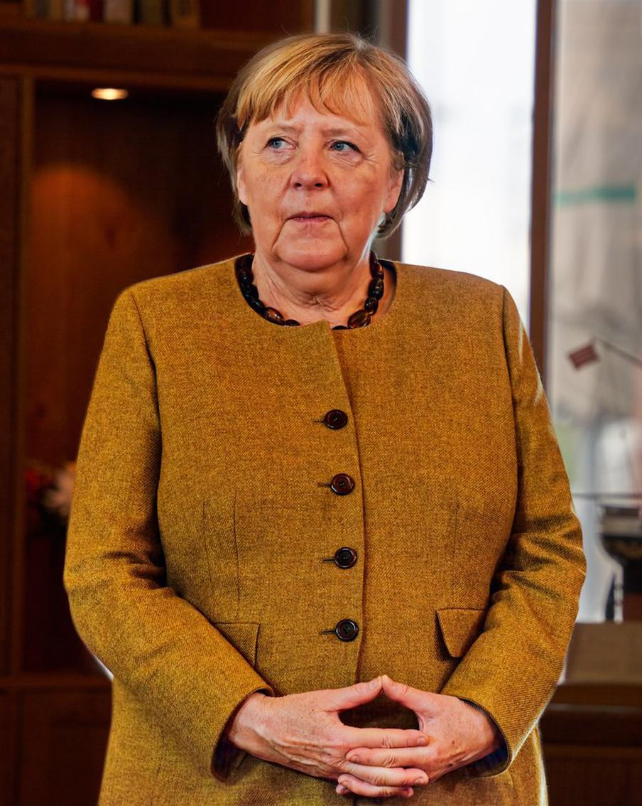 Бывший канцлер Германии заявила о необходимости учитывать российские интересы на Украине