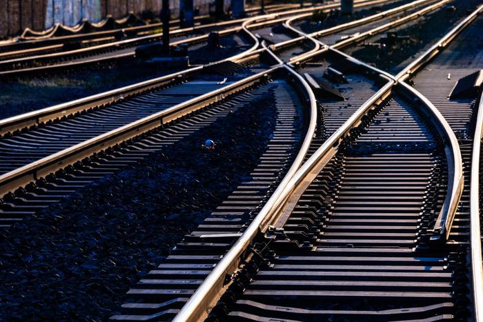 Движение на ж/д участке в Амурской области приостановлено из-за схода вагонов