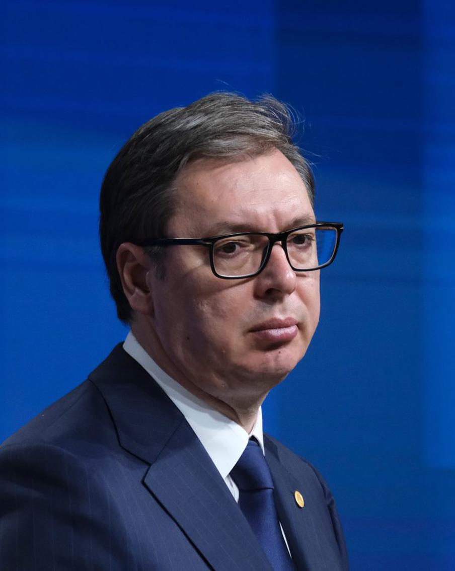 Президент Сербии отказался уходить в отставку несмотря на требования протестующих в столице страны