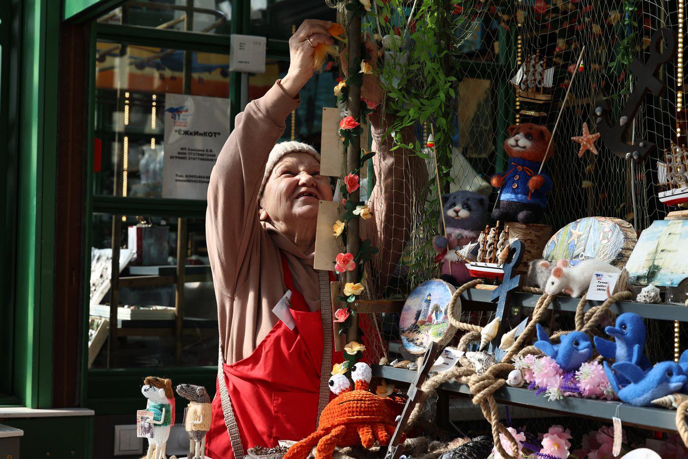 На ярмарке торговали не только гастрономией, но и сувенирами ручной работы от крымских мастериц.