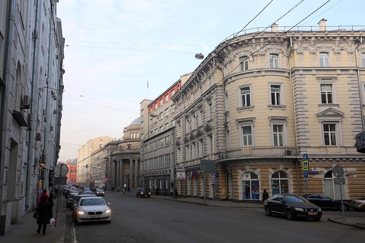 Улица Петровка.