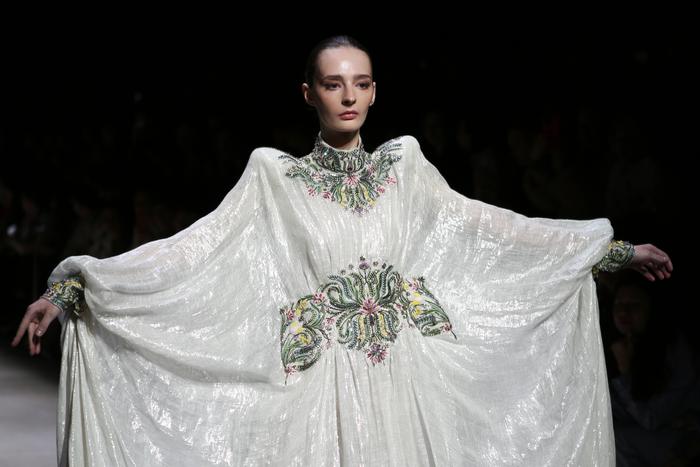 От кади до шёлка: индийские бренды представили коллекции в Москве