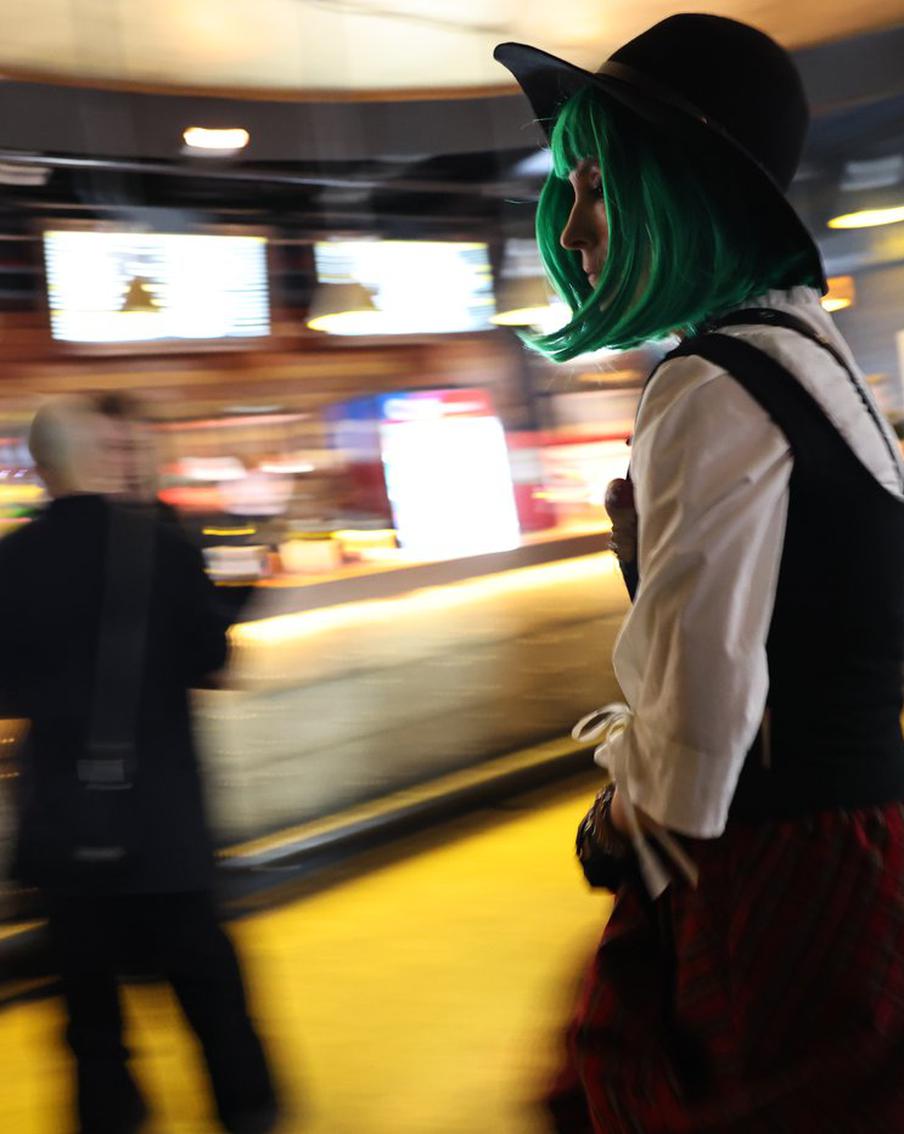 Зелёные костюмы, шляпы Леприкона и клевер на щеках: как в Москве отметили День cвятого Патрика