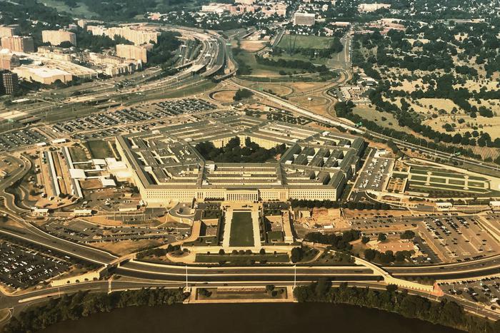 21 тысяча увольнений и судебный запрет: как Пентагон сокращает штат без ущерба для обороны