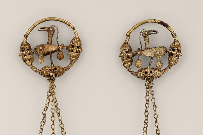 Какими украшениями татарские женщины защищали свои мысли от зла, а глаза – от конъюнктивита