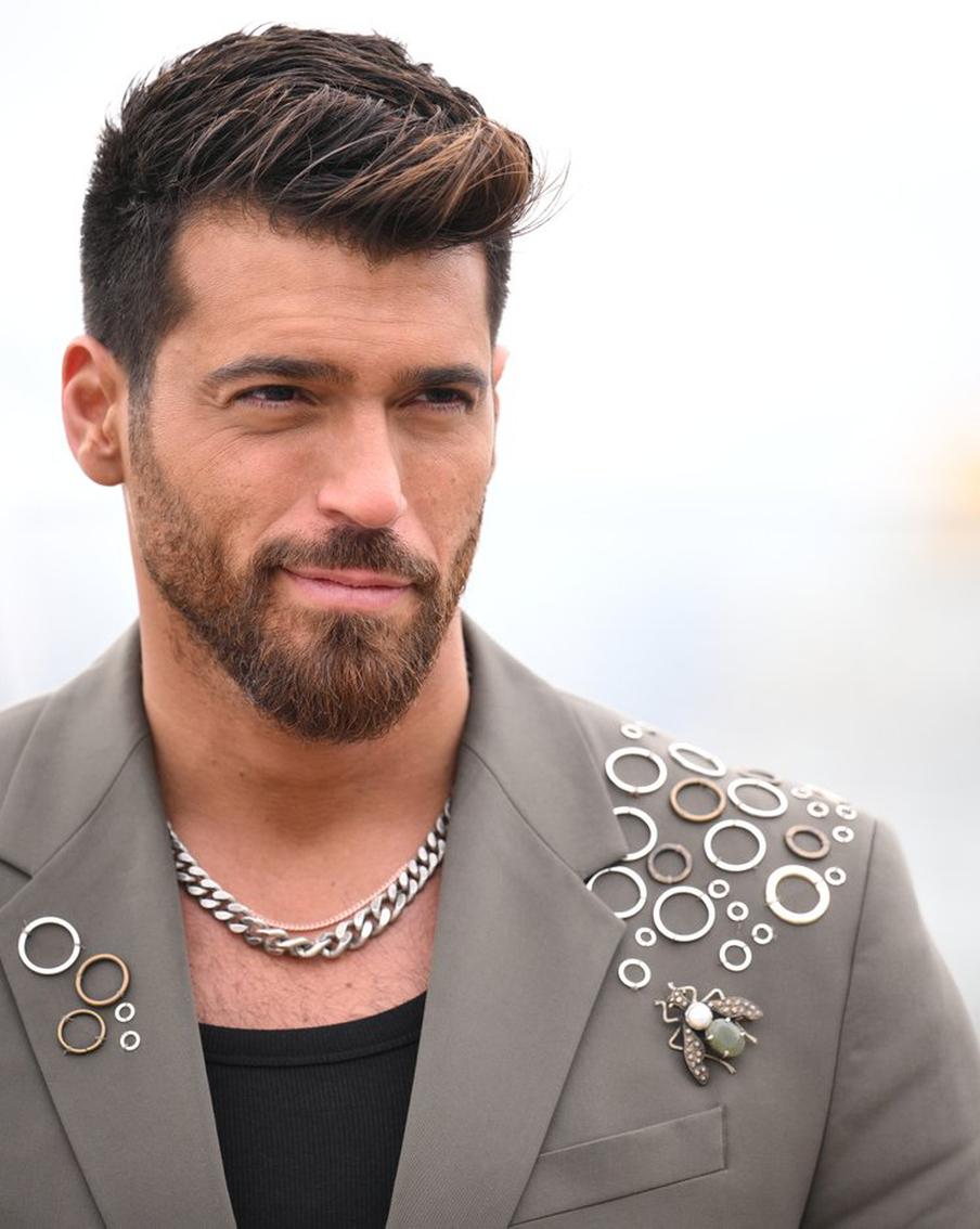 Джан Яман в отеле "Ритц-Карлтон" в Москве рассказал о любви к русской литературе и жизни в конюшне