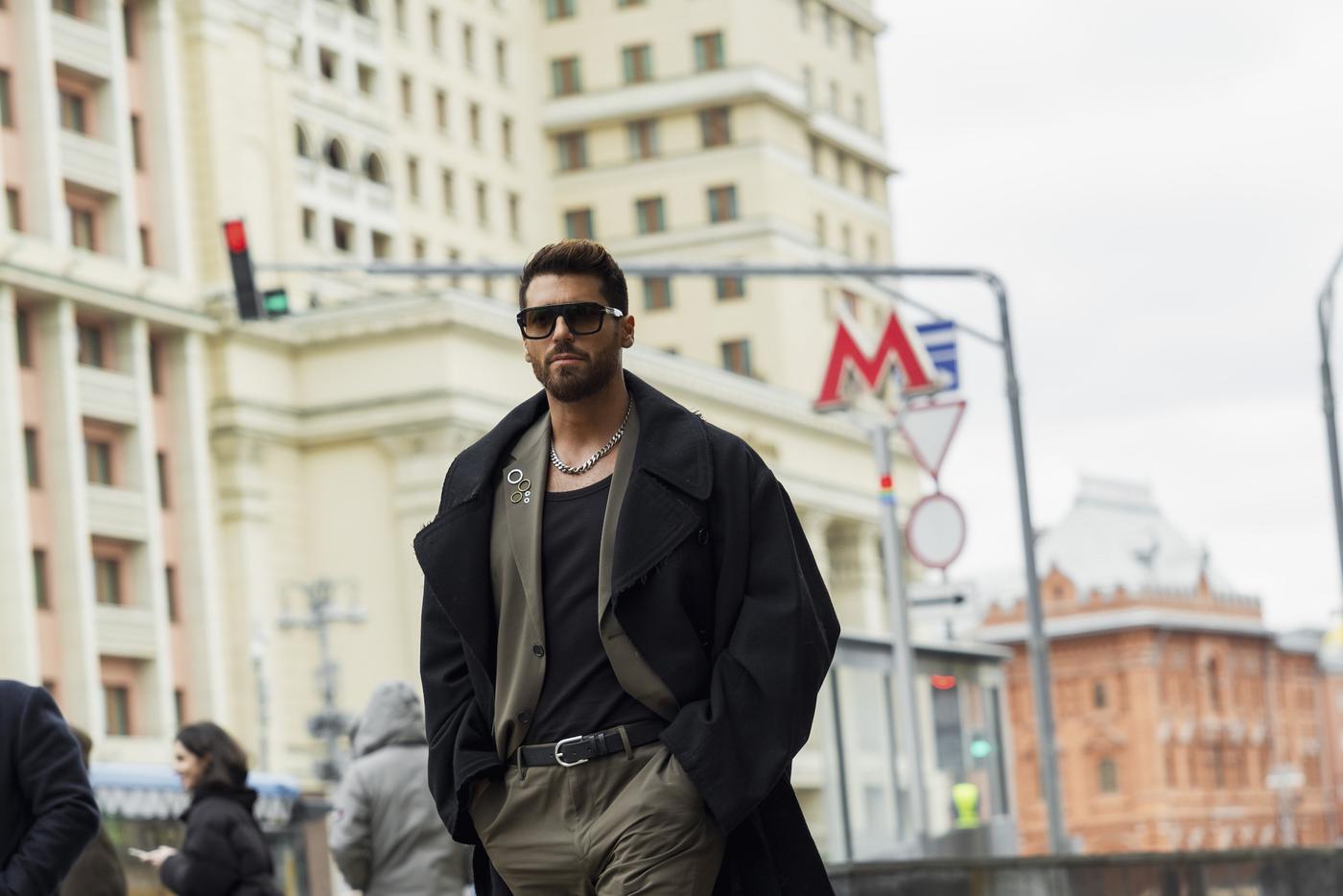 "Готова приютить в однушке в Бирюлёво": Джан Яман свёл поклонниц с ума