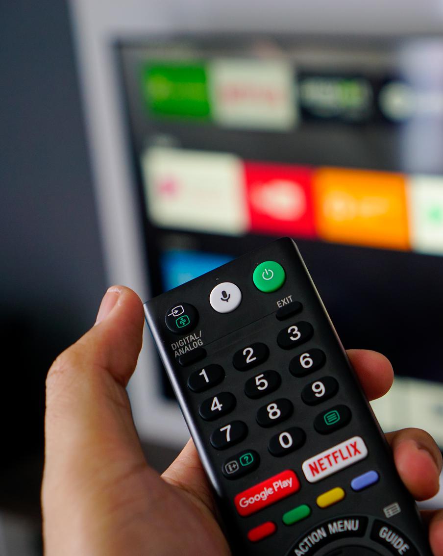 Французский медиарегулятор Arcom запретил вещание в стране Пятого канала и СТС