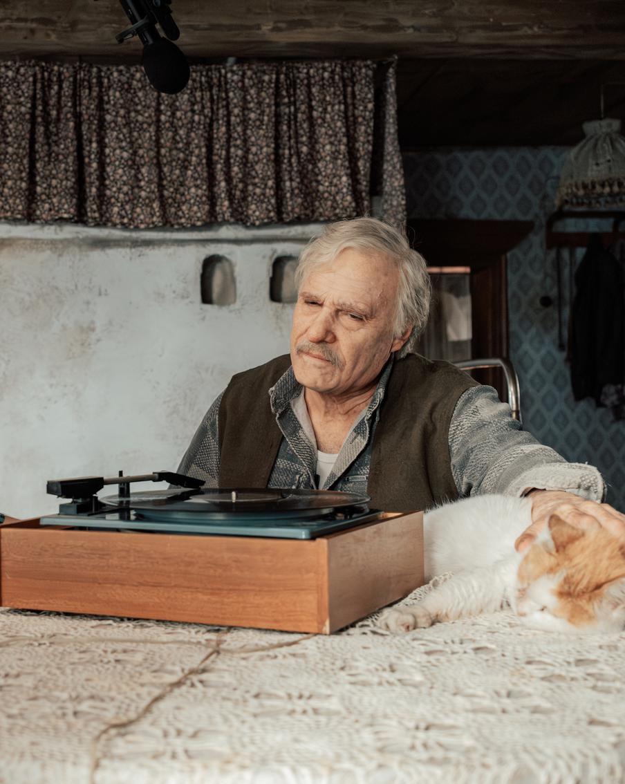 "Тут у актёра из своего – только верхние части ушей": как гримировали Евгения Цыганова для фильма "Батя 2: Дед"