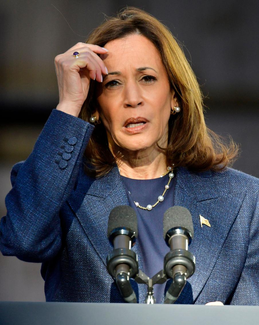 Трамп лишил Камалу Харрис и Хиллари Клинтон доступа к секретной информации