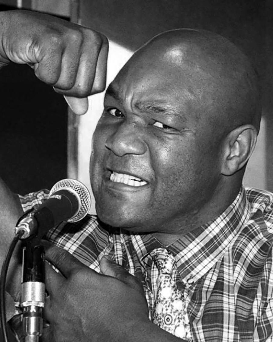 Скончался самый возрастной чемпион-тяжеловес по боксу Джордж Форман