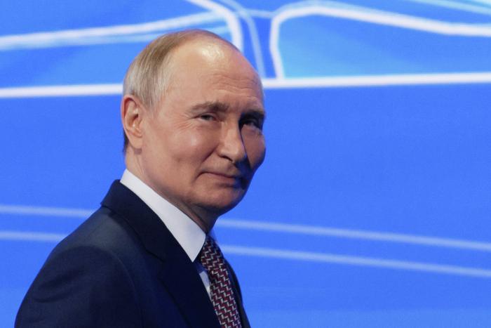 Российский президент молился о здоровье Дональда Трампа после того как на него совершили покушение