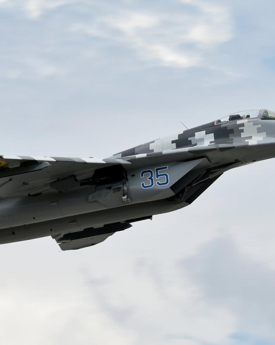 Российские военные сбили украинский истребитель в зоне ведения боевых действий