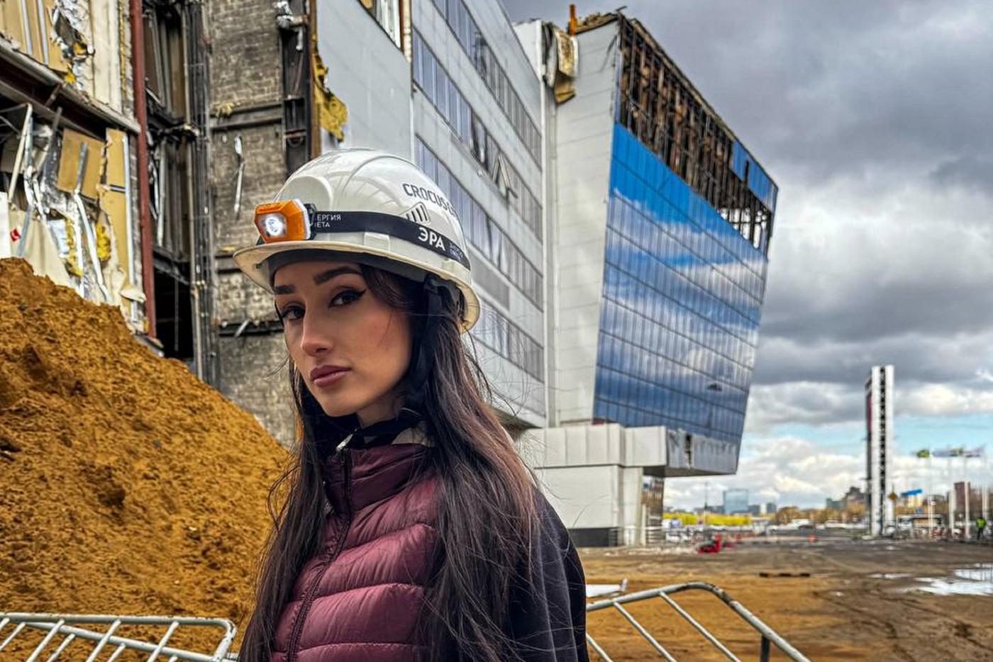 "Каждый день вспоминаю, как на пол падали гильзы": после теракта в "Крокус Сити Холле" прошёл ровно год