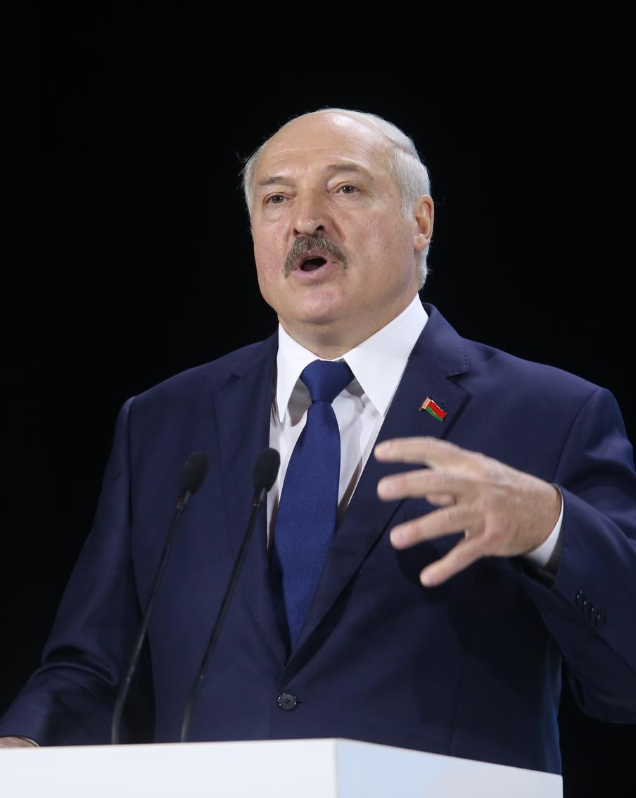 Лукашенко официально вступил в должность президента Белоруссии на cедьмой срок