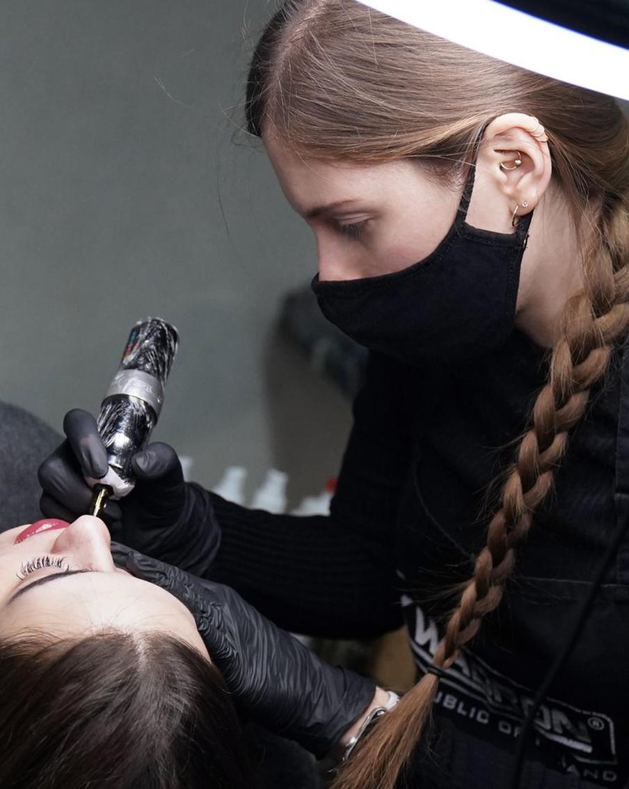 Татуировки без границ: где мастера зарабатывают миллионы, а откуда их депортируют