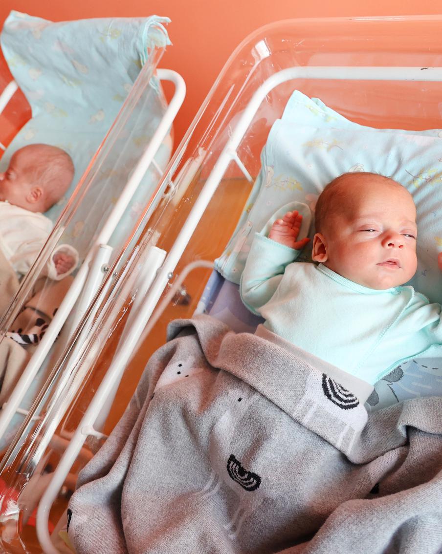 Москвичка рассказала, как врачи спасли родившуюся раньше срока тройню