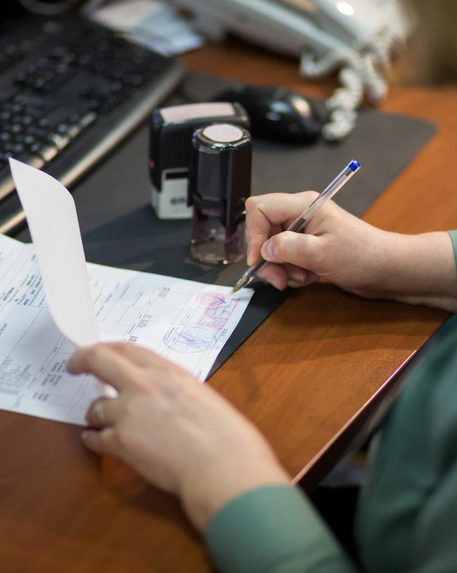 В Новосибирске таможенники нашли 150 отмычек в международной посылке