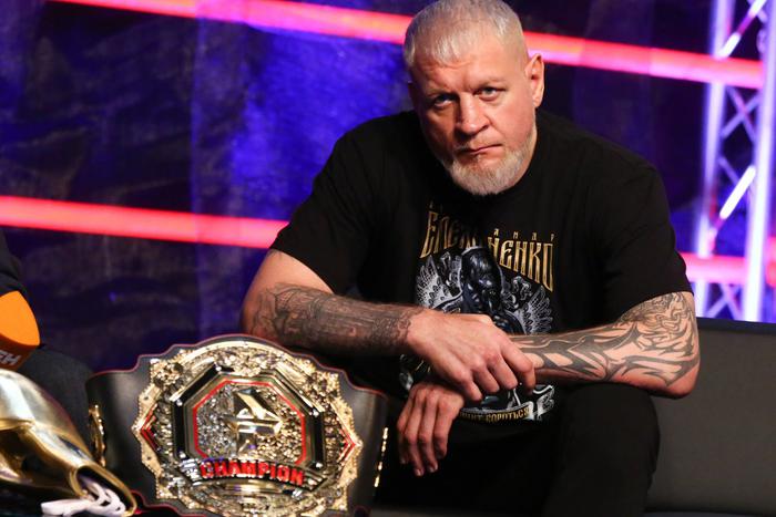 Емельяненко заявил, что пока не может ходить после операции на позвоночнике