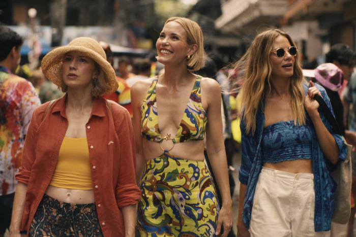 Одеваемся в стиле персонажей третьего сезона сериала "Белый лотос"