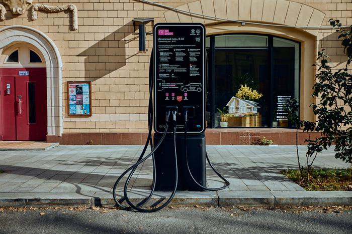На зарядных станциях Москвы можно напитать любой электрокар
