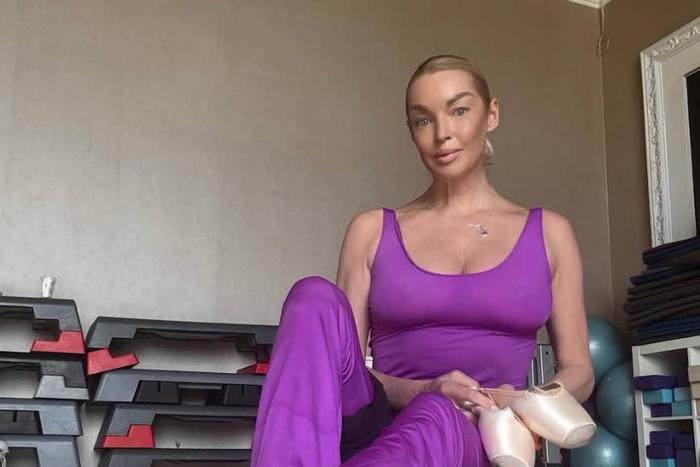 "В 19 лет я уже маме квартиру купила": Волочкова отказалась содержать дочку и будущего зятя