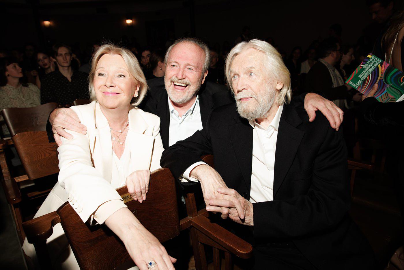 Владимир Хотиненко с женой и Станислав Любшин.