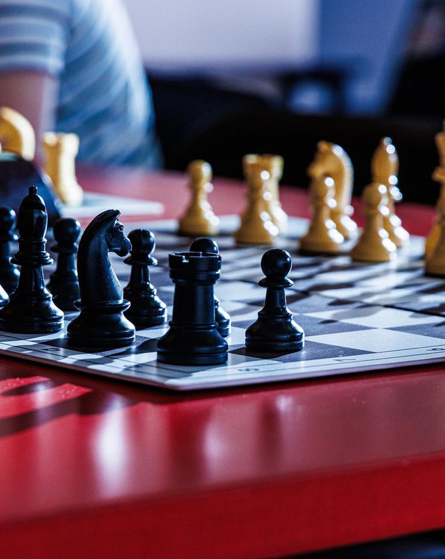 Двенадцатилетний школьник из Москвы выиграл чемпионат мира по шахматам