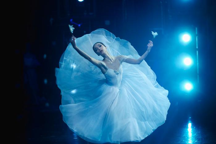 Ловить хрупкие моменты движений пуантов: Асланова ушла из балета и влюбилась в фотографию