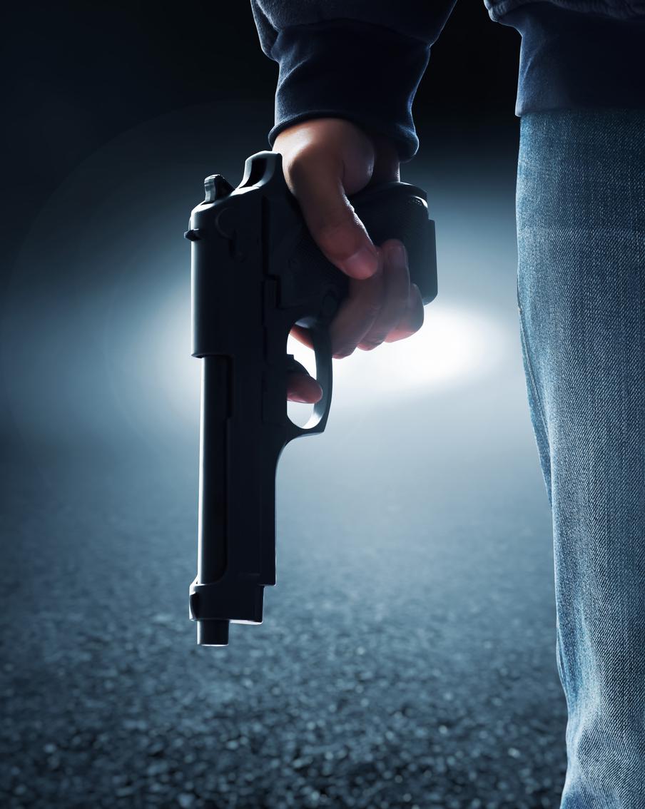 В Мурманске неизвестный открыл огонь с крыши жилого дома