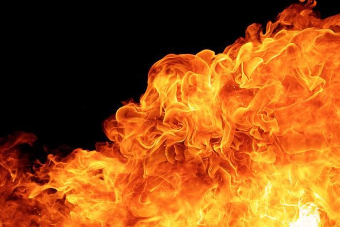 Человек погиб во время взрыва на газовой заправке