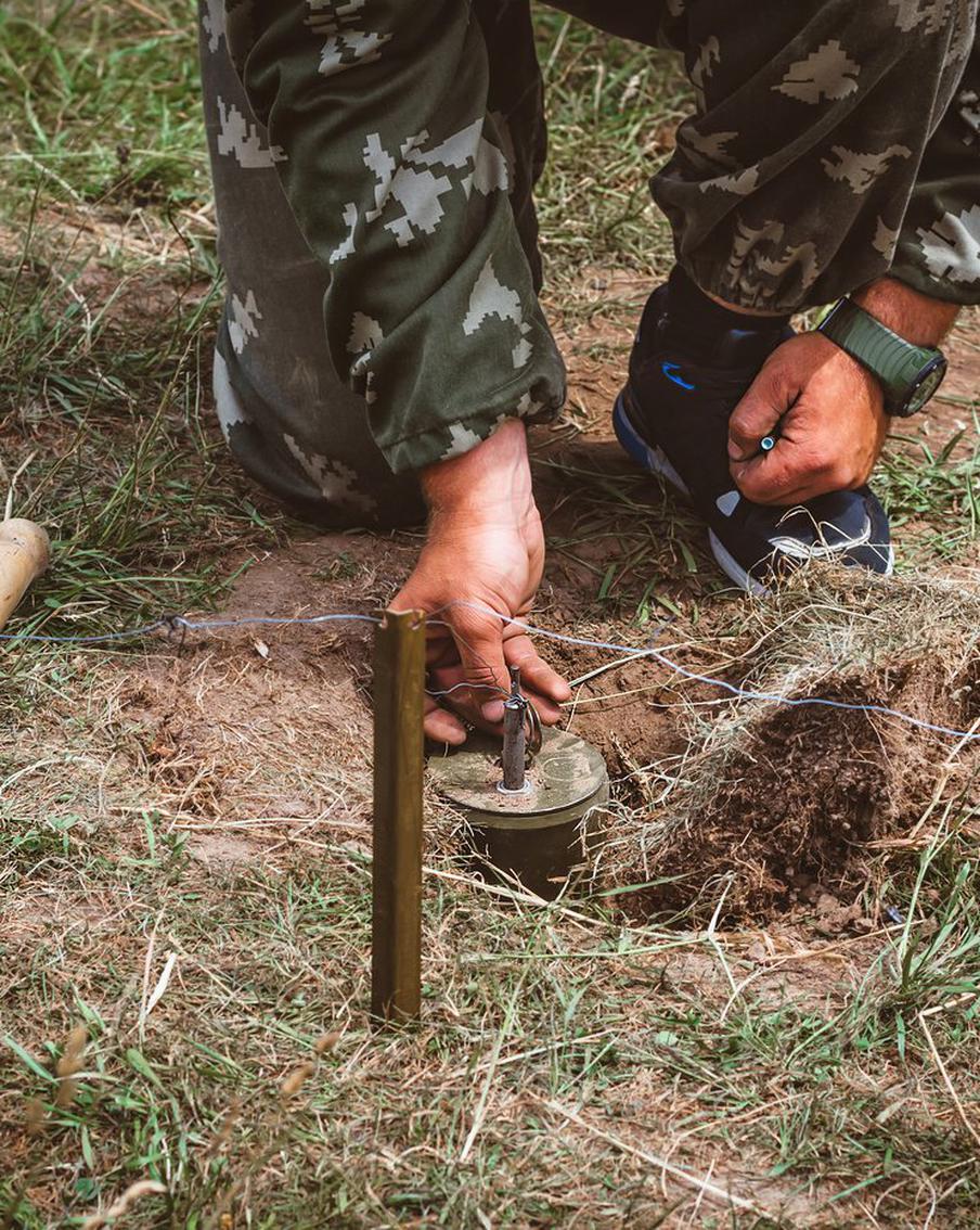 ВСУ при отступлении из Курской области минировали территорию зарядами НАТО