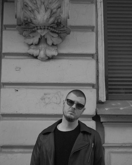 "В день свадьбы я был в сланцах": музыкант РИЧ рассказал Metro о любимых вещах