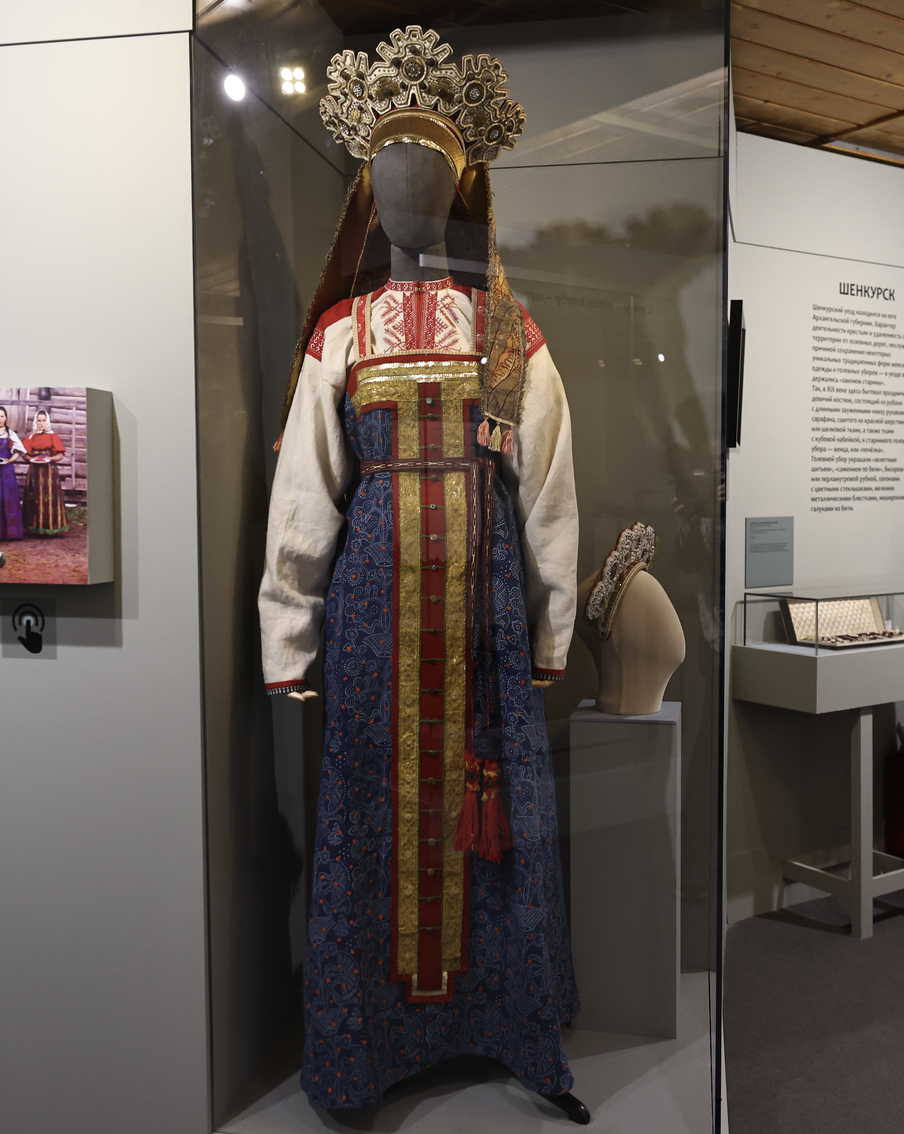 Девушки на Руси выходили замуж в красном: исчезающая культура на выставке "Северная Атлантида"