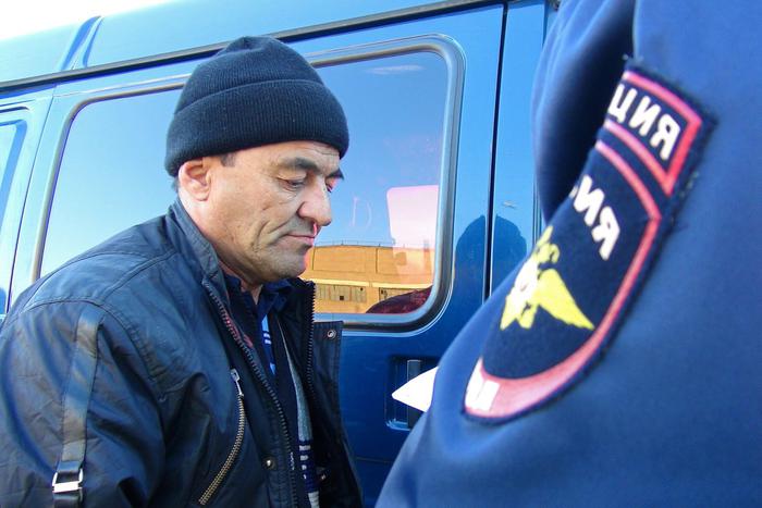 Мигрантские анклавы угрожают России: в стране проживает почти 700 тыс. нелегалов