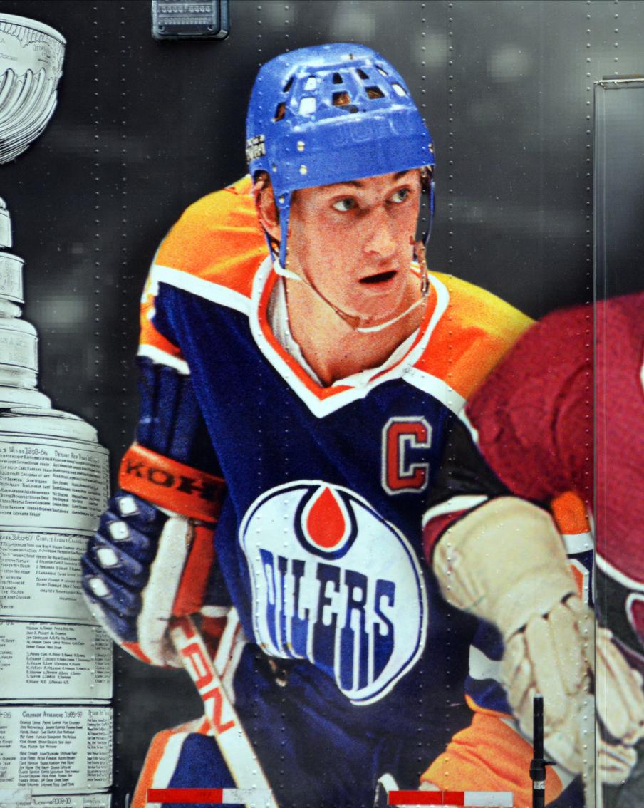 Уэйн Гретцки вернулся в "Эдмонтон", чтобы остановить Овечкина